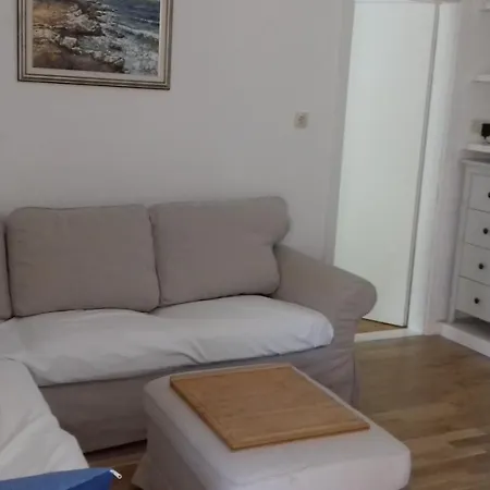 Apartment Mime Blata *