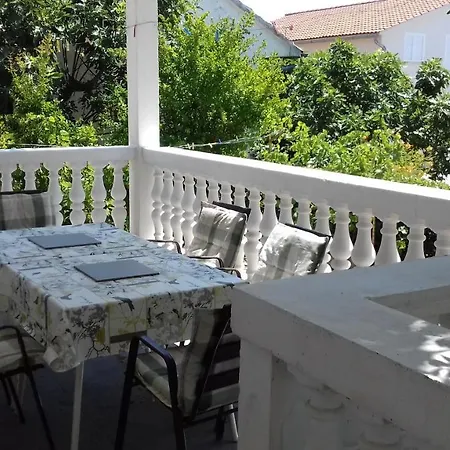Apartment Mime Blata